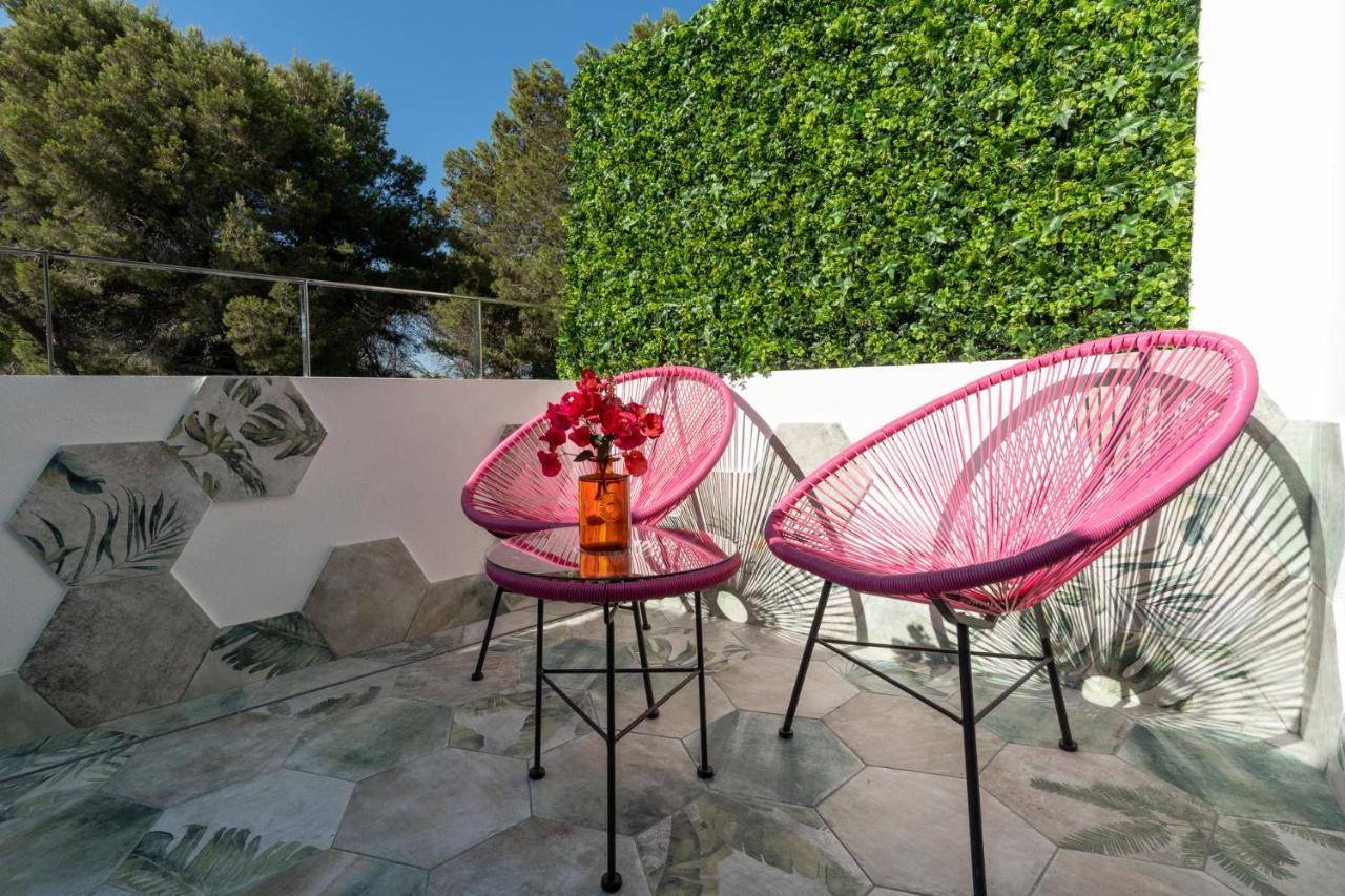 Hostal Restaurante Pou Des Lleo 산트 카를레스 데 페랄타 외부 사진