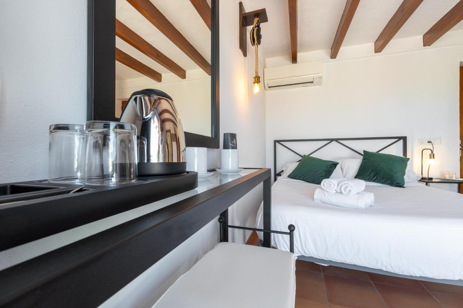 Hostal Restaurante Pou Des Lleo 산트 카를레스 데 페랄타 외부 사진