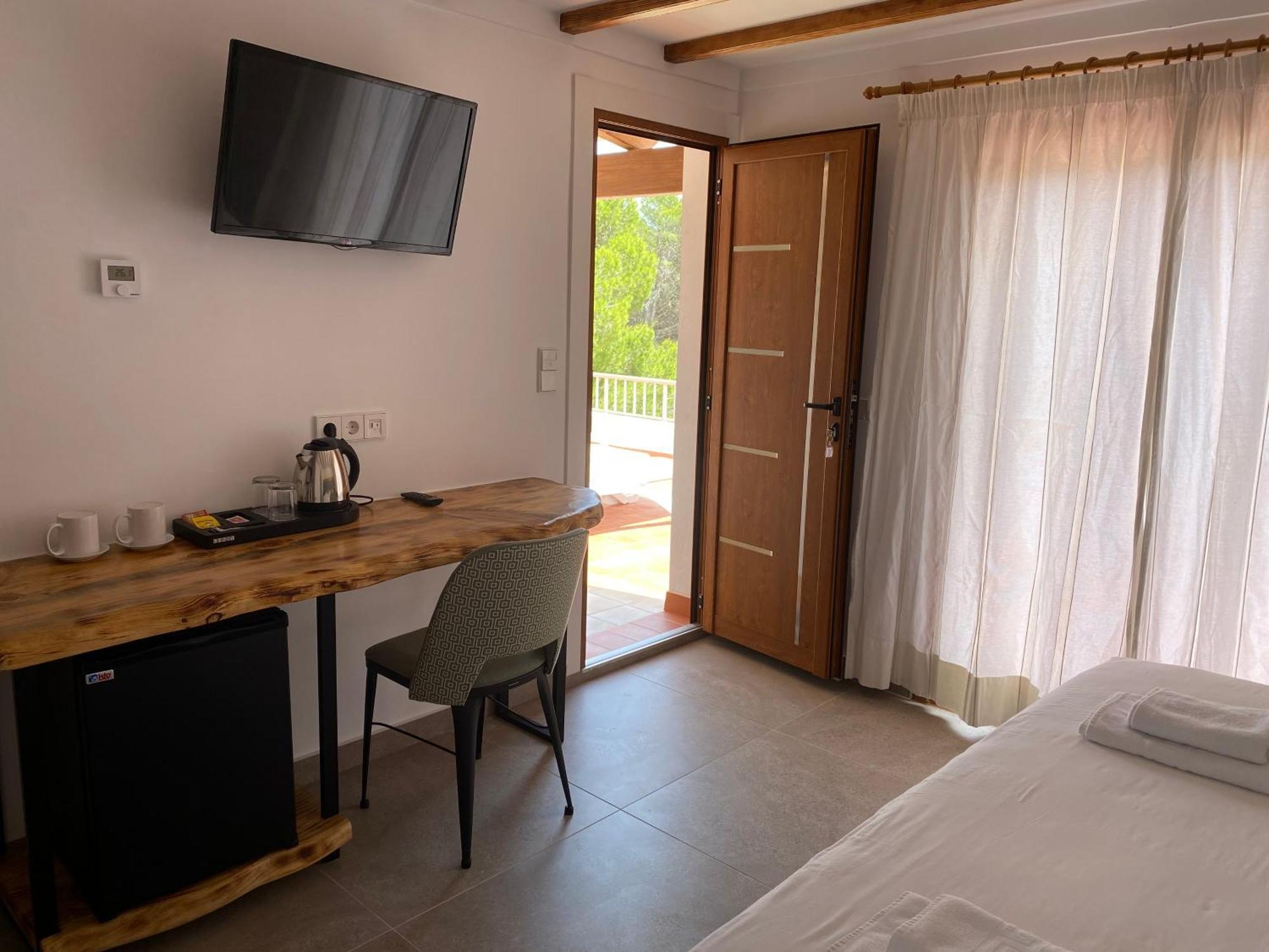 Hostal Restaurante Pou Des Lleo 산트 카를레스 데 페랄타 객실 사진
