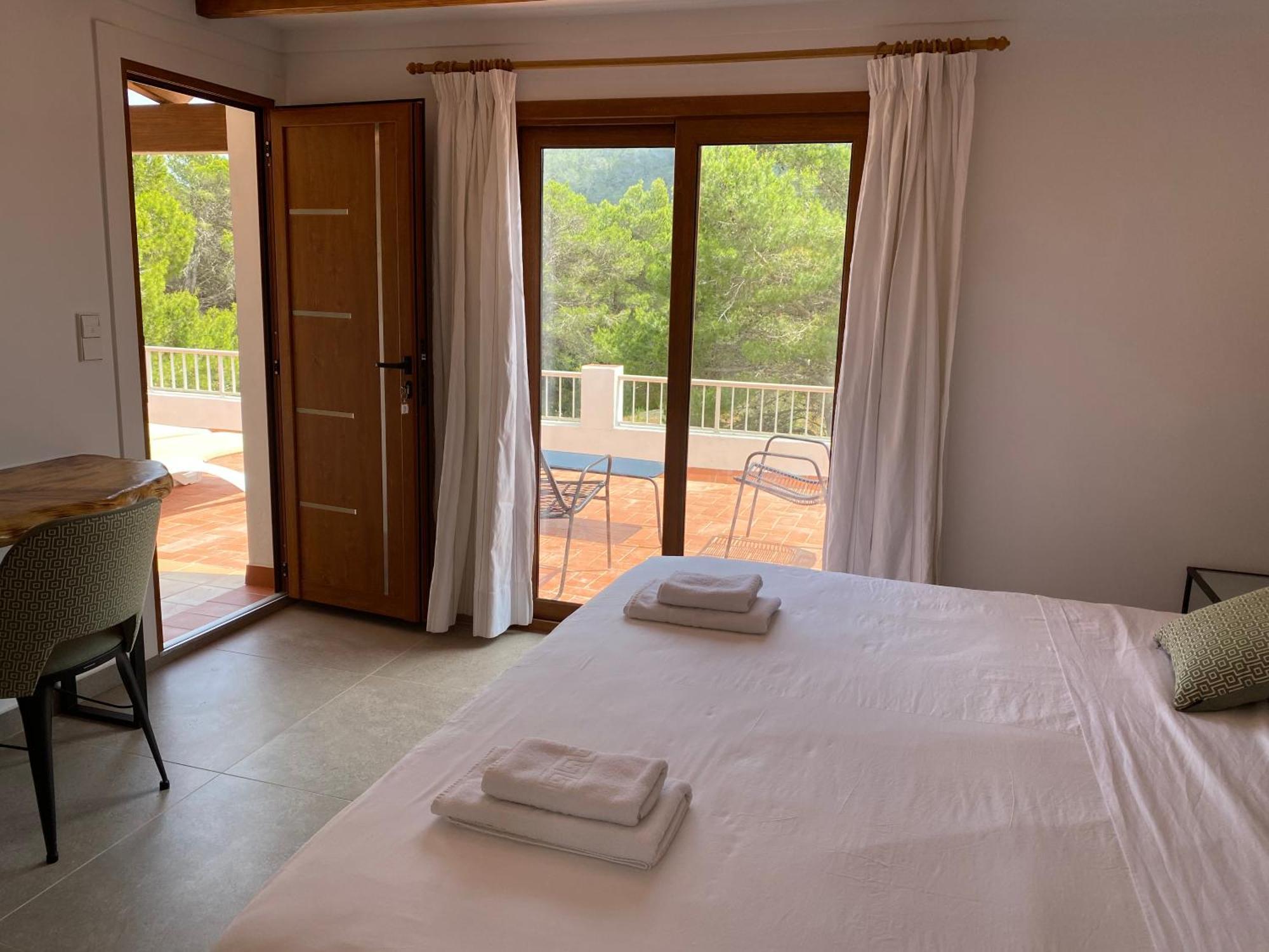 Hostal Restaurante Pou Des Lleo 산트 카를레스 데 페랄타 객실 사진